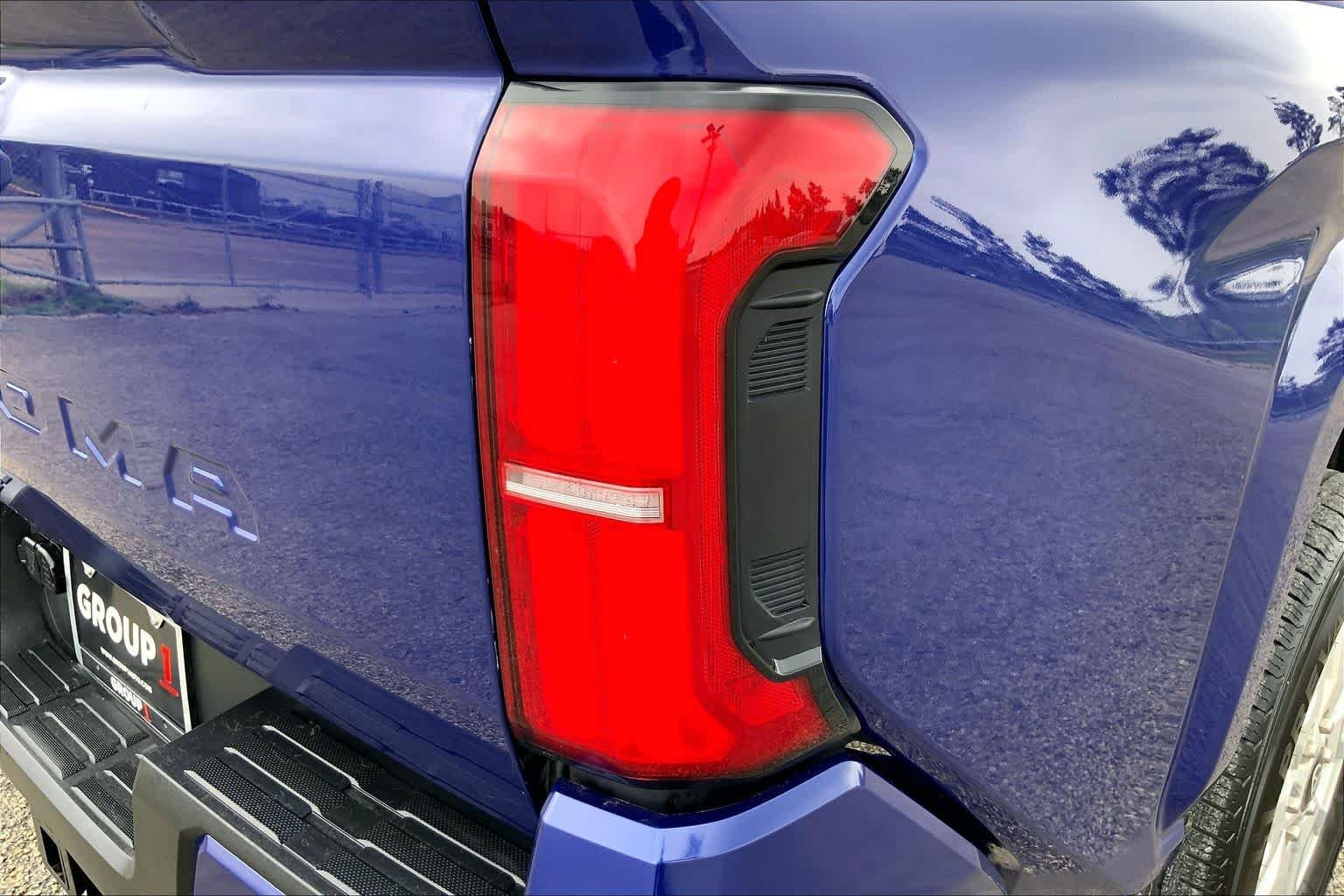 Used 2024 Blue Crush Metallic Toyota SR5 image 30