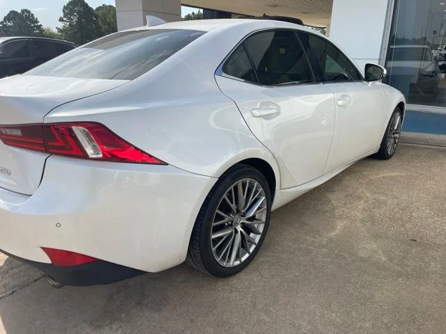 Used 2014  Lexus 250 image 5
