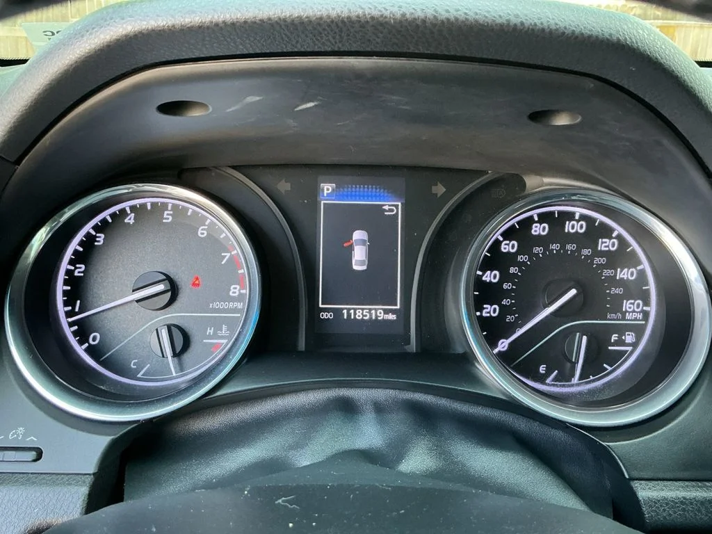 Used 2019 Silver Toyota SE image 13