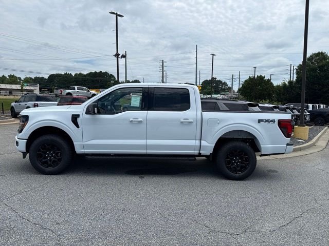 New 2026 Oxford White Ford XLT image 7