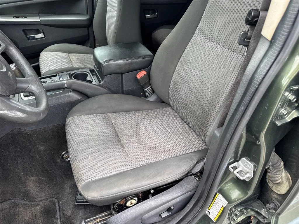 Used 2009 Green Metallic Jeep Laredo image 10