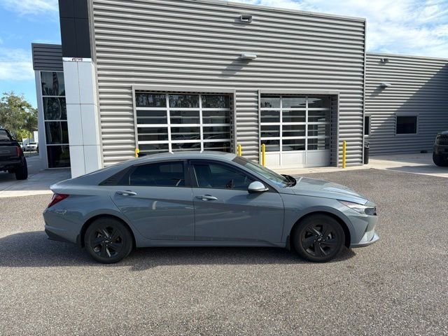 Certified Used 2022 Gray Hyundai SEL image 3