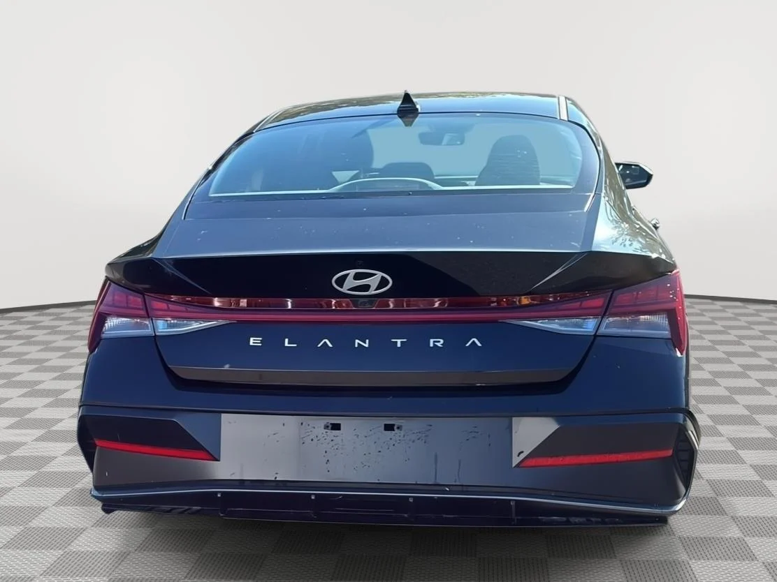 Certified Used 2025 Abyss Black Hyundai SEL Convenience image 6