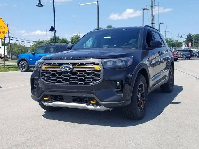 New 2026 Agate Black Metallic Ford Tremor® image 9