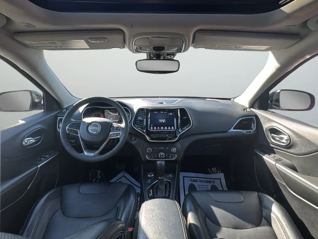 Used 2022 Gray Jeep Limited image 9