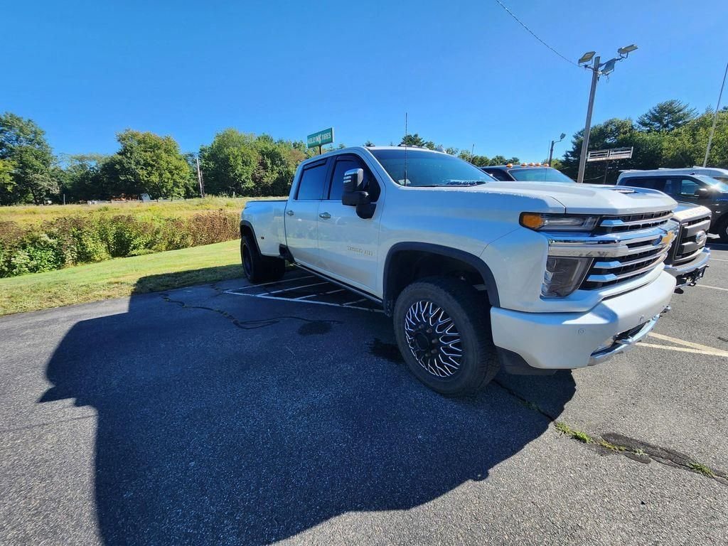 Used 2022 Beige Chevrolet High Country image 1