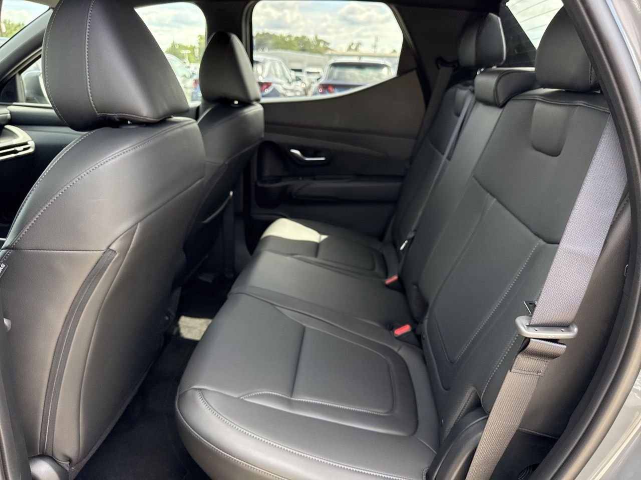 New 2027 Hampton Gray Hyundai SE AWD image 12