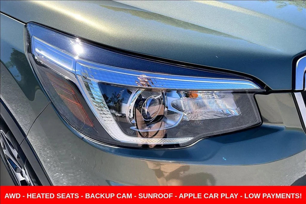 Used 2019 Green Subaru Premium image 38