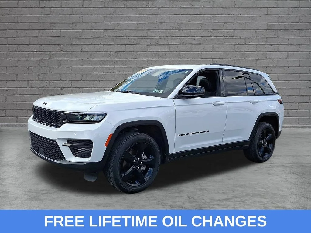 Used 2023 Bright White Clearcoat Jeep Altitude X image 6