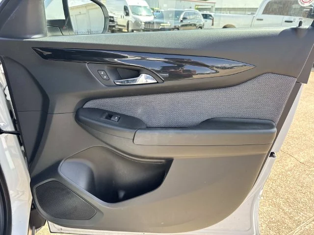 Used 2025 White Chevrolet LT image 35