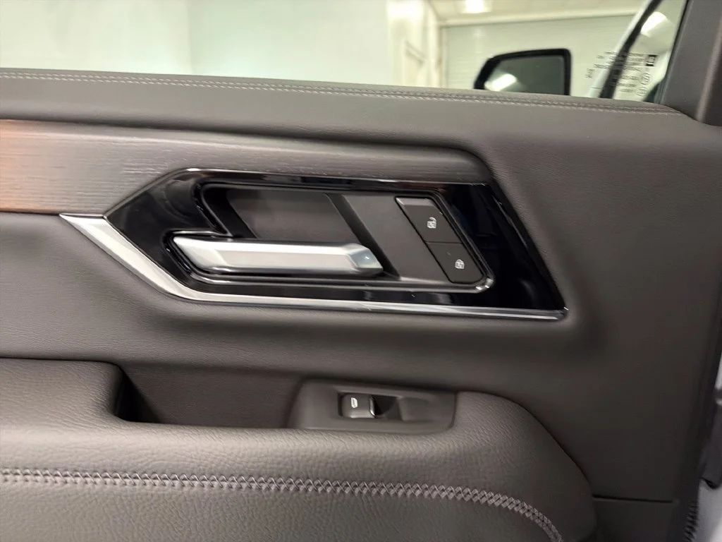 2027 GMC Yukon Denali - Photo 12
