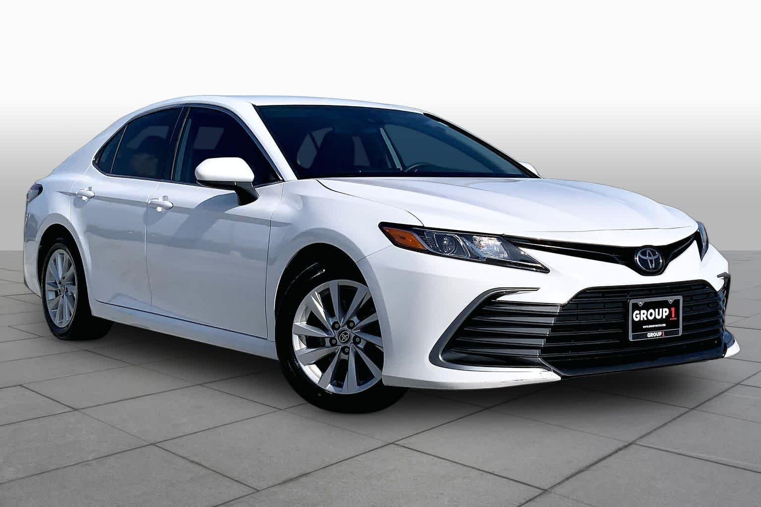 Used 2023 Ice Cap Toyota LE image 3