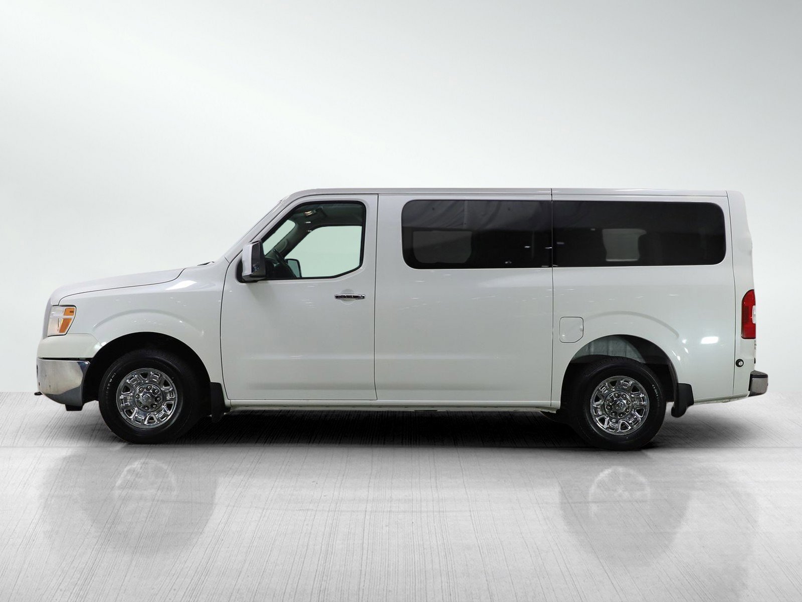 Used 2020 Nissan NV Passenger SL with VIN 5BZAF0AAXLN851031 for sale in Wayzata, Minnesota