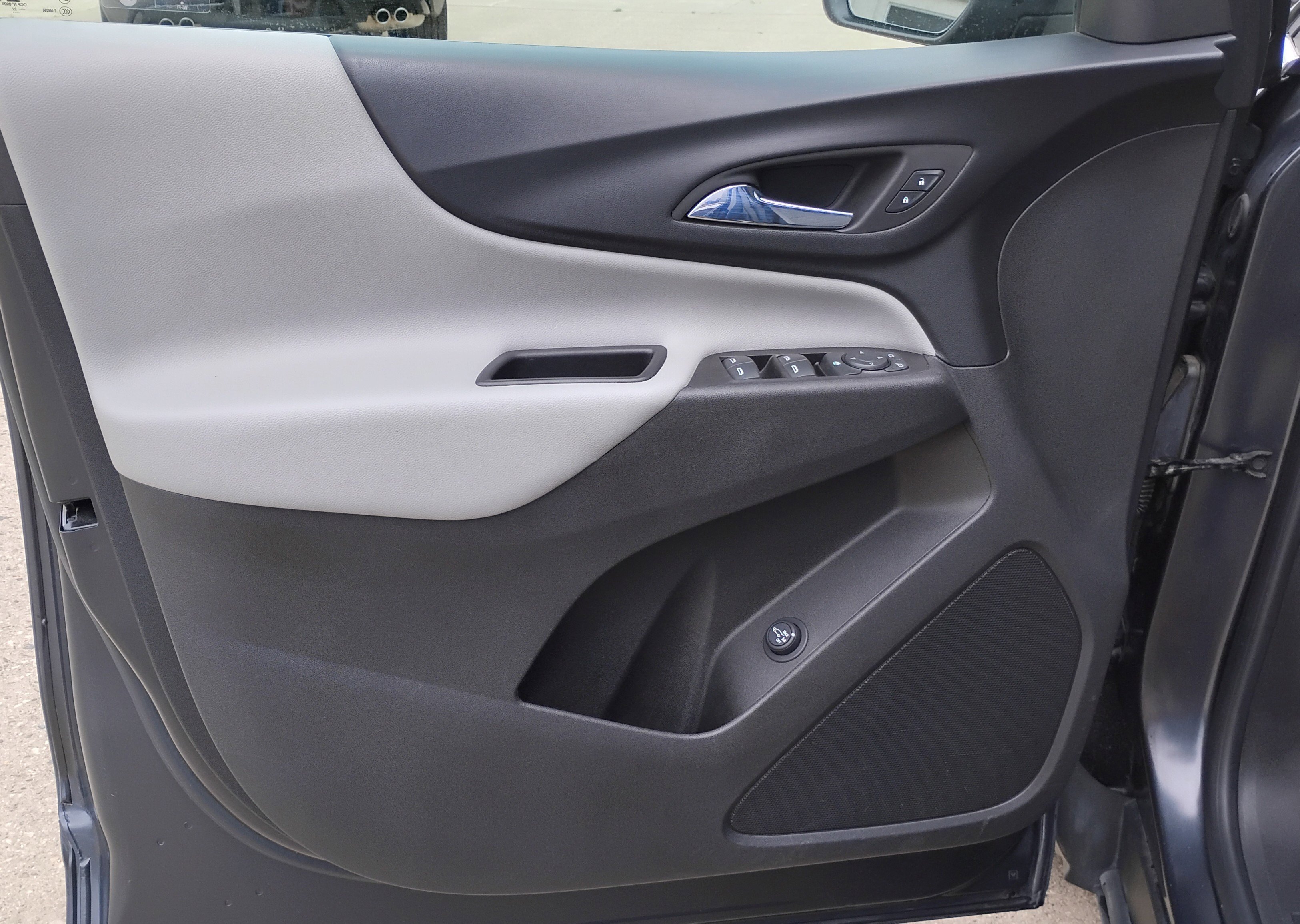 Used 2022 Iron Gray Metallic Chevrolet LT image 10