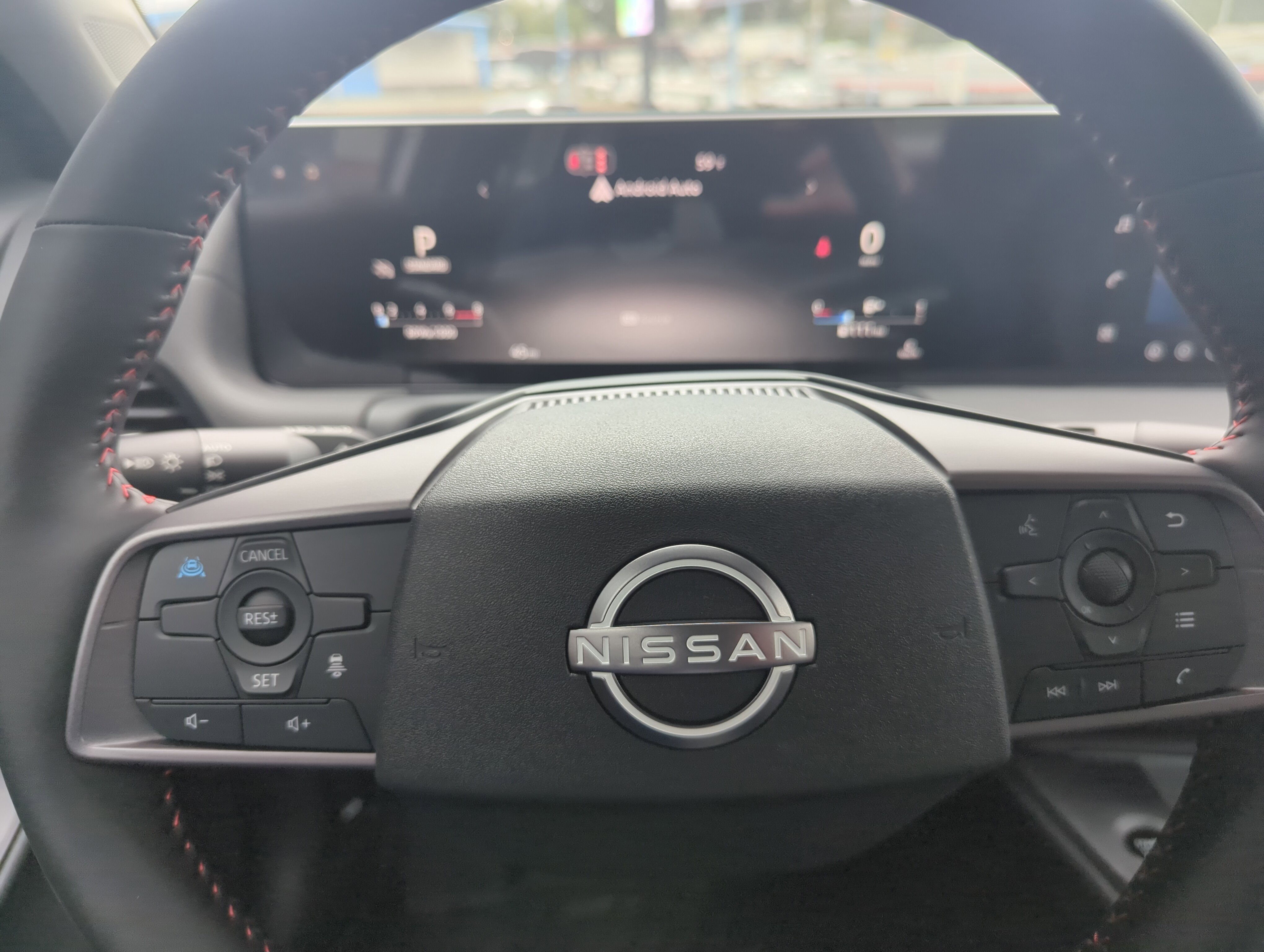 New 2026 Aspen White Tricoat/Super Black Nissan SR image 14