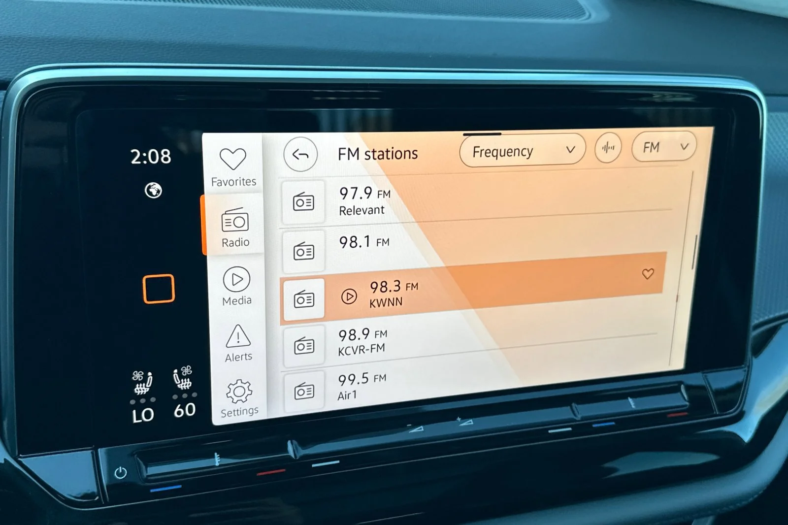 New 2026 Opal White Pearl Volkswagen 2.0T Peak Edition image 19