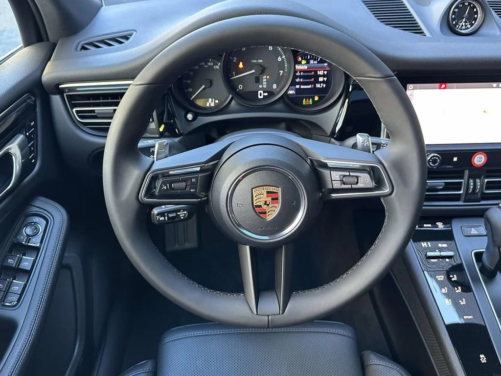 2026 Porsche Macan - Photo 14