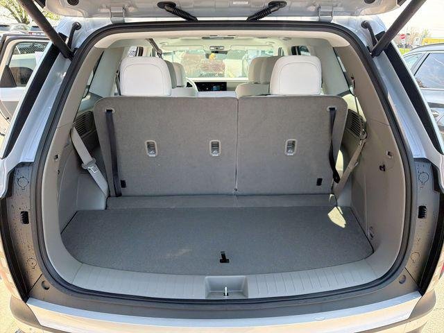 New 2026 Silver Hyundai SEL Premium 7P image 23