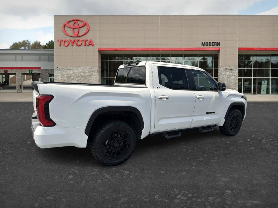 Used 2024 Ice Cap Toyota SR5 image 5