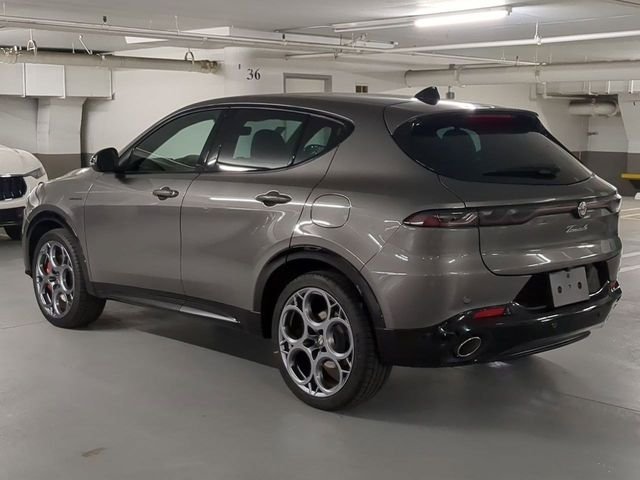 New 2025 Grigio (Gray) Ascari Metallic Exterior Paint Alfa Romeo Base image 5