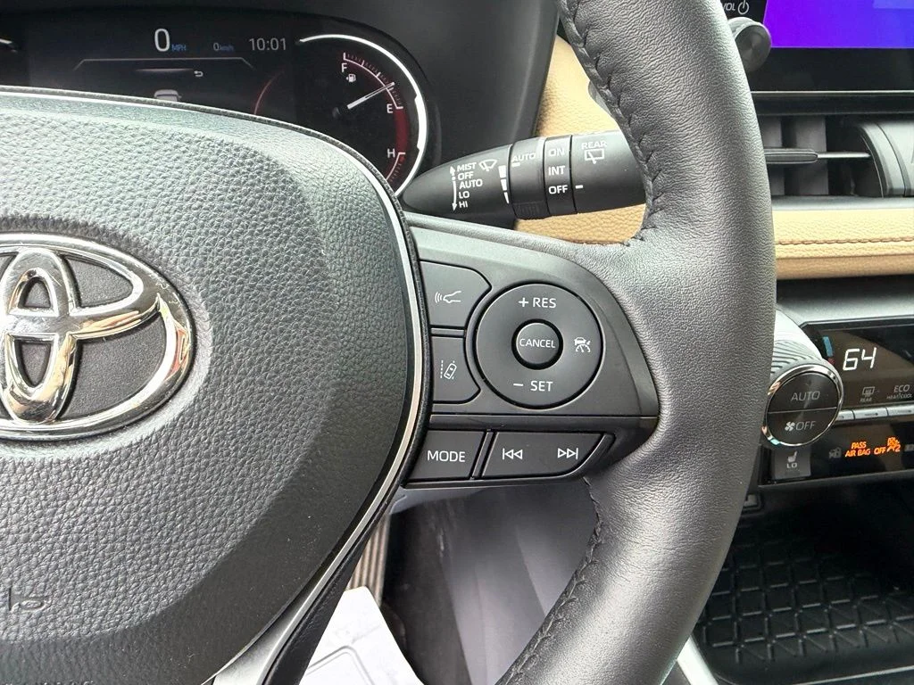 Used 2023 White Toyota XLE image 33