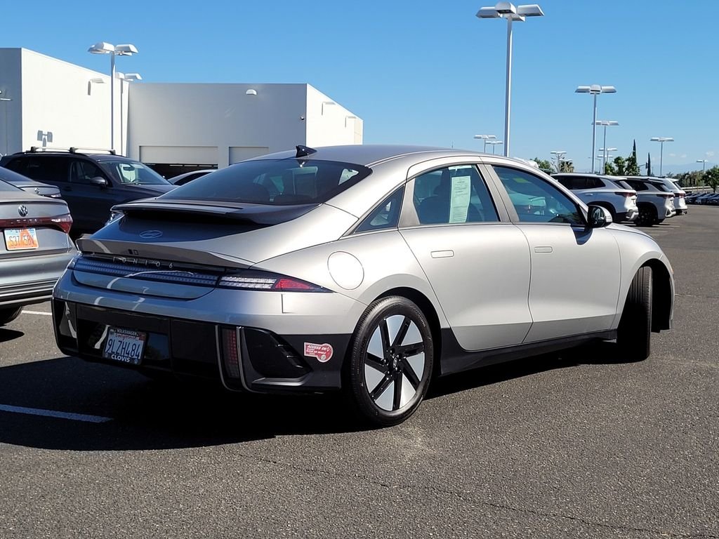 Used 2024 Silver Hyundai SE image 6
