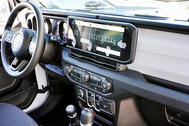 New 2026 Bright White Clear-Coat Exterior Paint Jeep Sport image 15