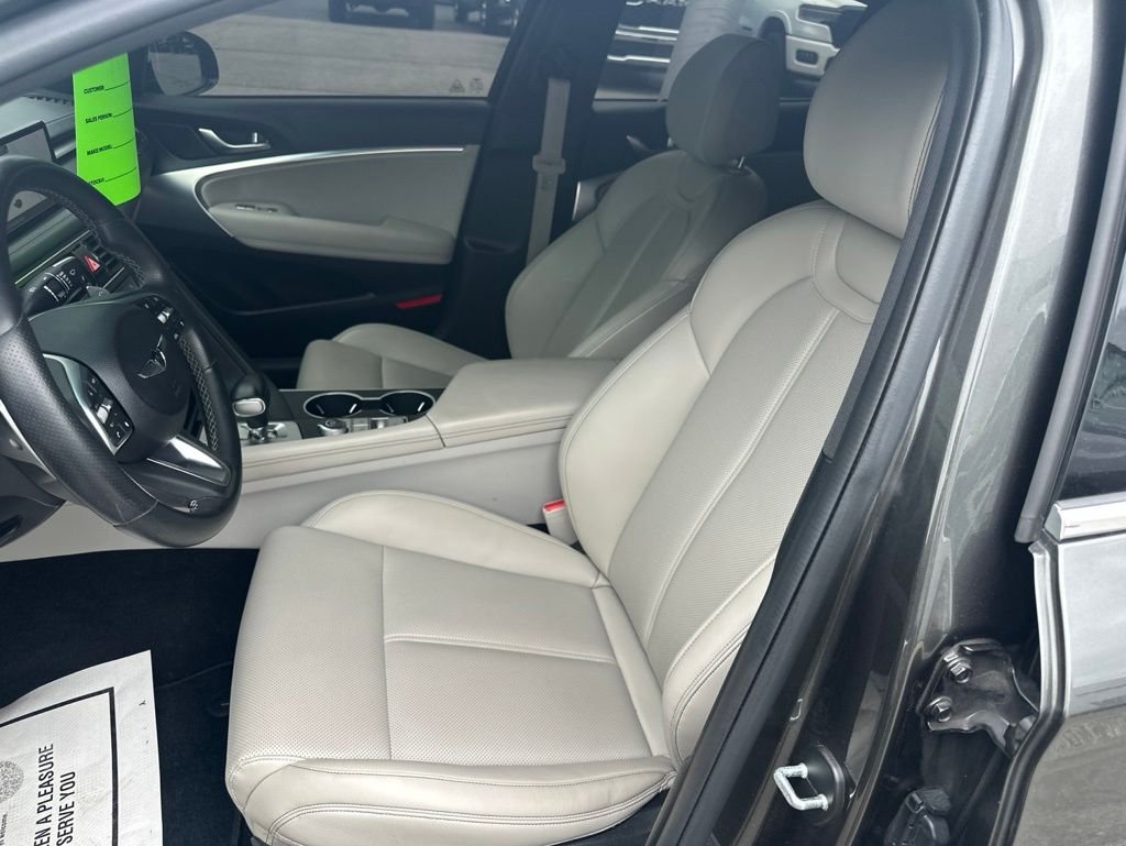 Used 2023 Makalu Gray Genesis 2.0T image 9