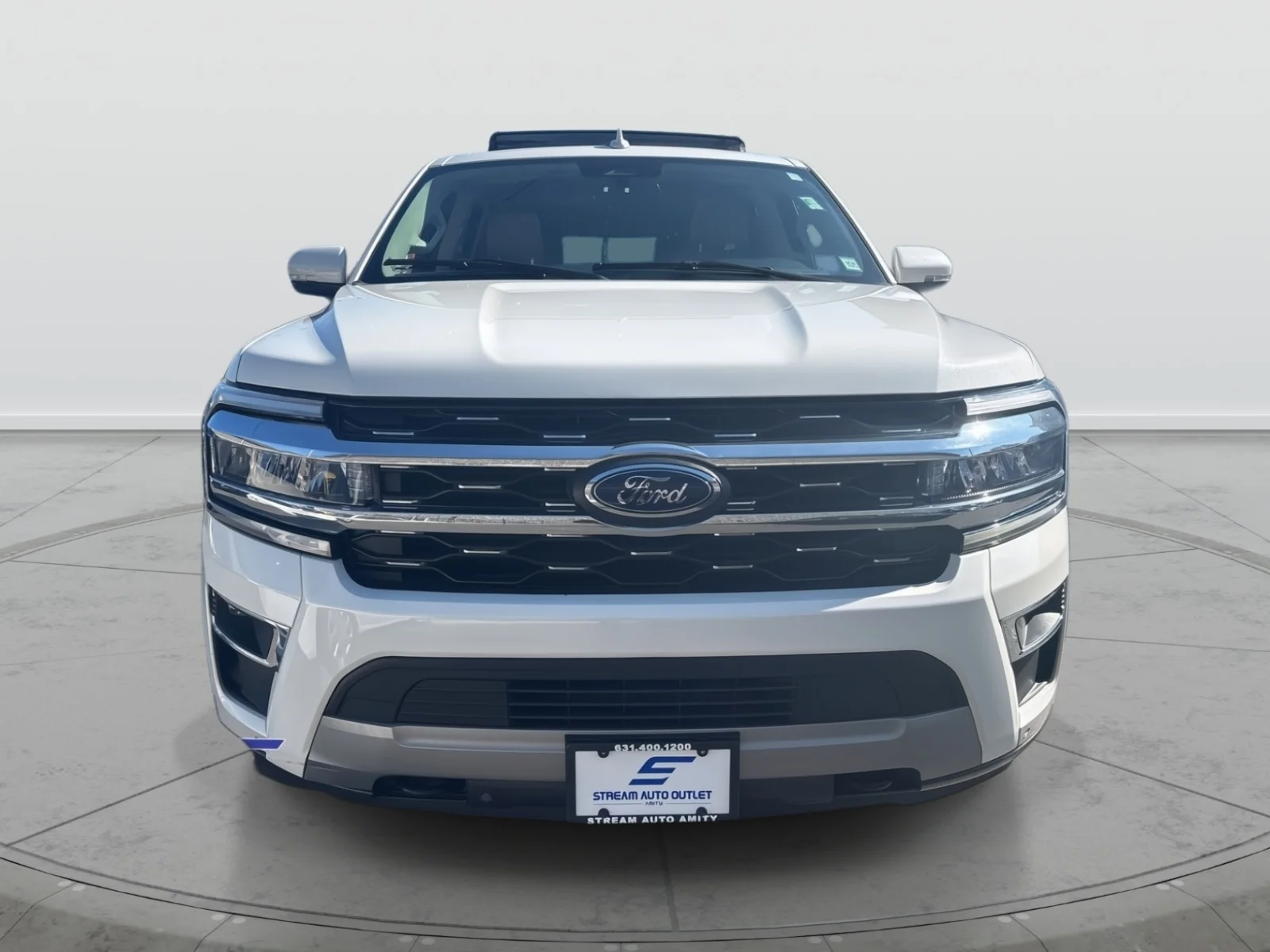 2022 Ford Expedition Limited - Photo 2