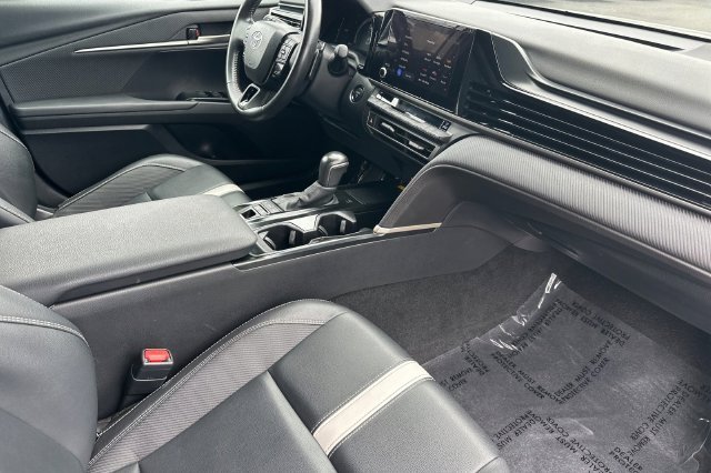 Certified Used 2025  Toyota SE image 19