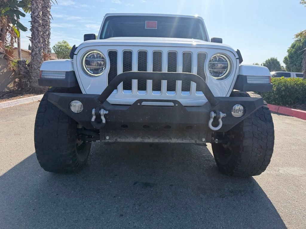 Used 2020 White Jeep Unlimited Sahara image 3