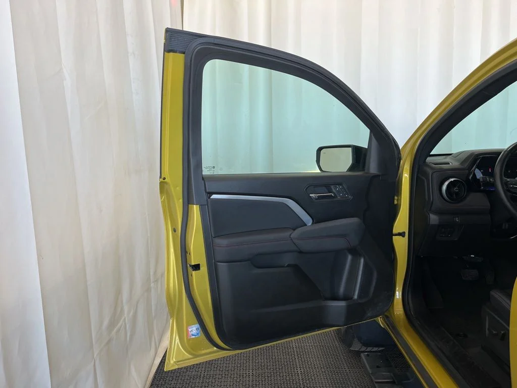 Used 2023 Yellow Chevrolet Z71 image 18