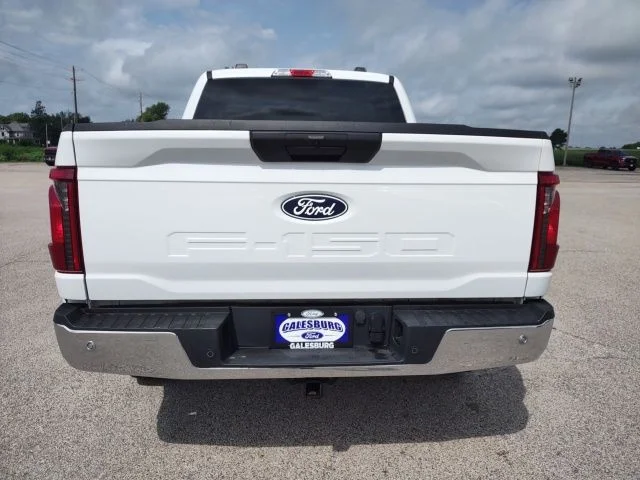 Certified Used 2025 Oxford White Ford XLT image 4