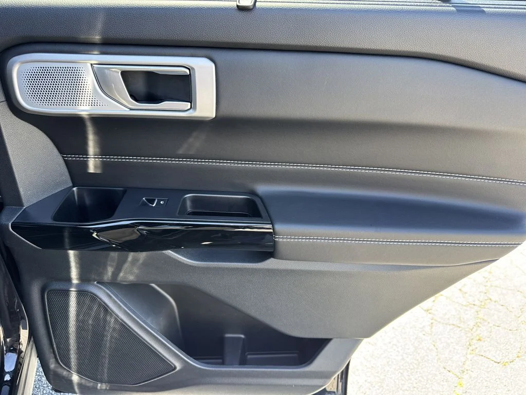 2023 Ford Explorer ST - Photo 16
