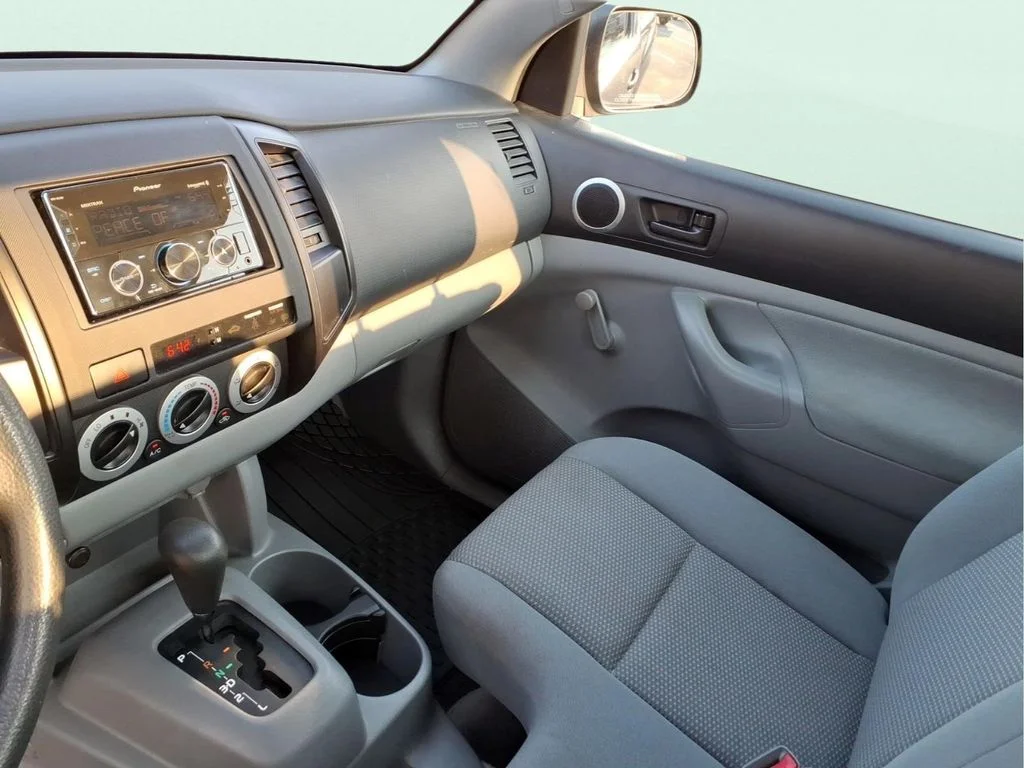 Used 2009 Beige Toyota  image 13
