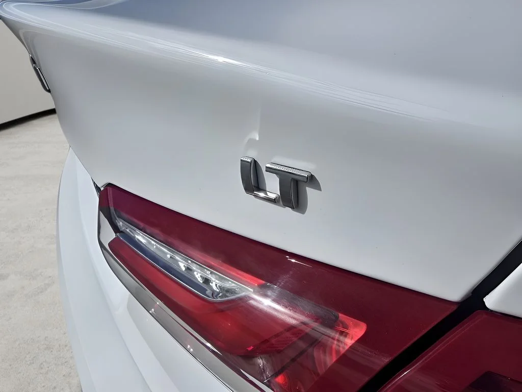 Used 2024 Summit White Chevrolet LT image 11