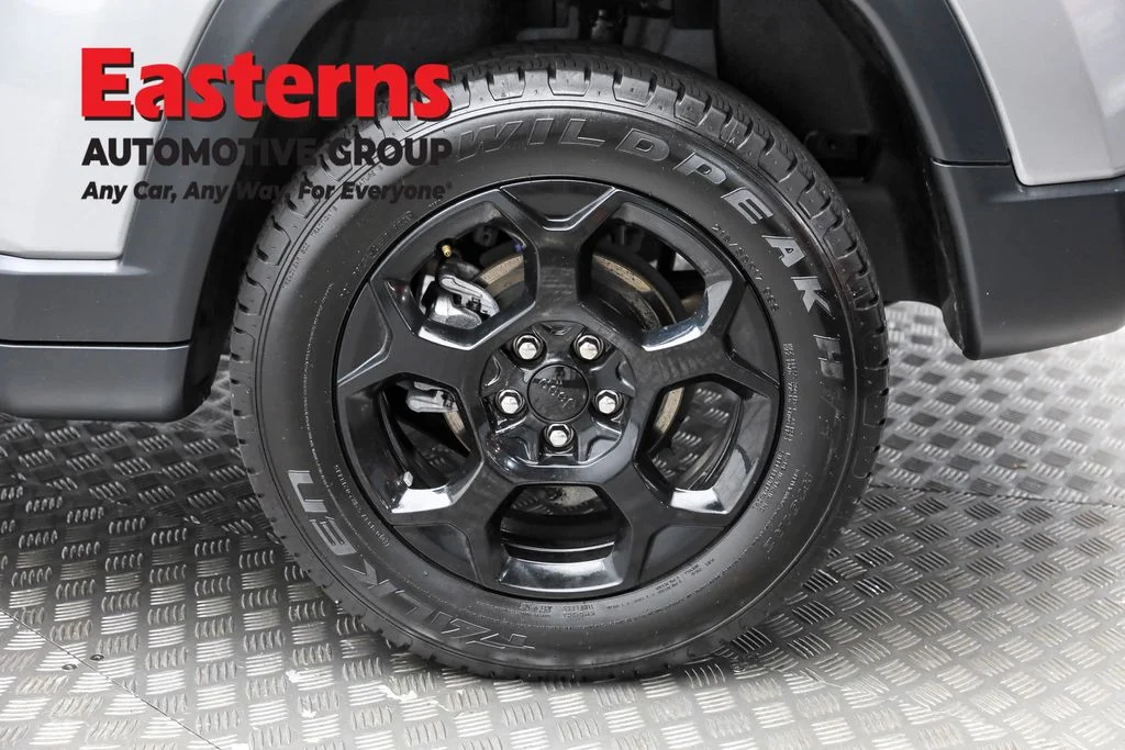 Used 2024 Gray Jeep Trailhawk image 8
