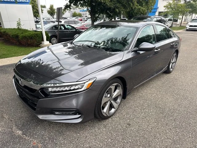 Used 2018 Modern Steel Metallic Honda Touring 2.0T image 1