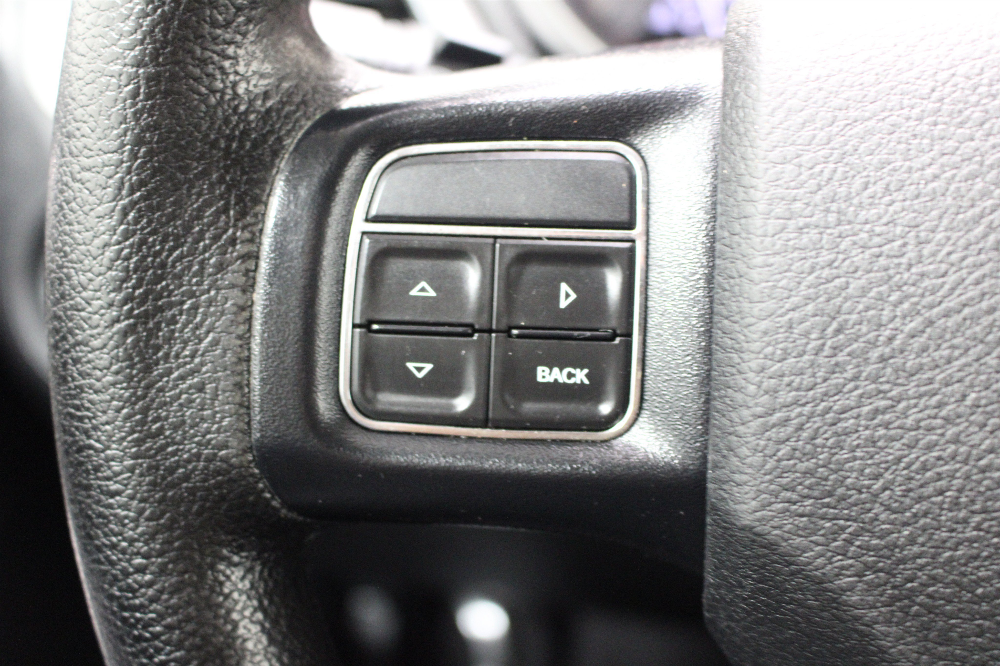 Used 2020 Granite Pearlcoat Dodge SE Value image 9