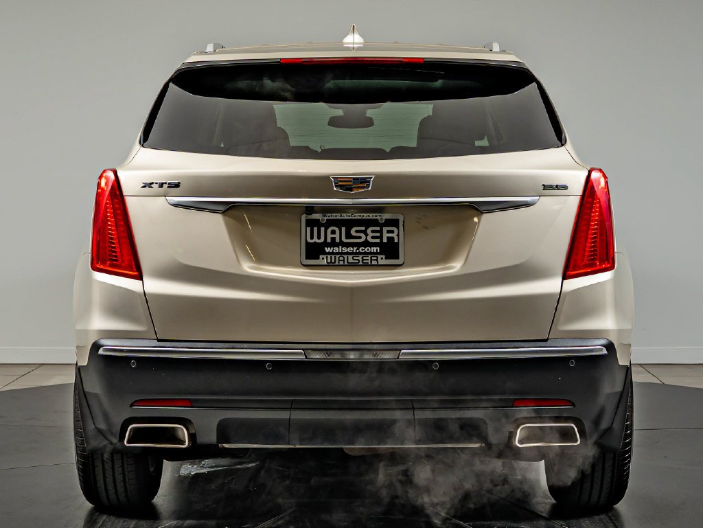 Used 2017 Silver Coast Metallic Cadillac Luxury image 6