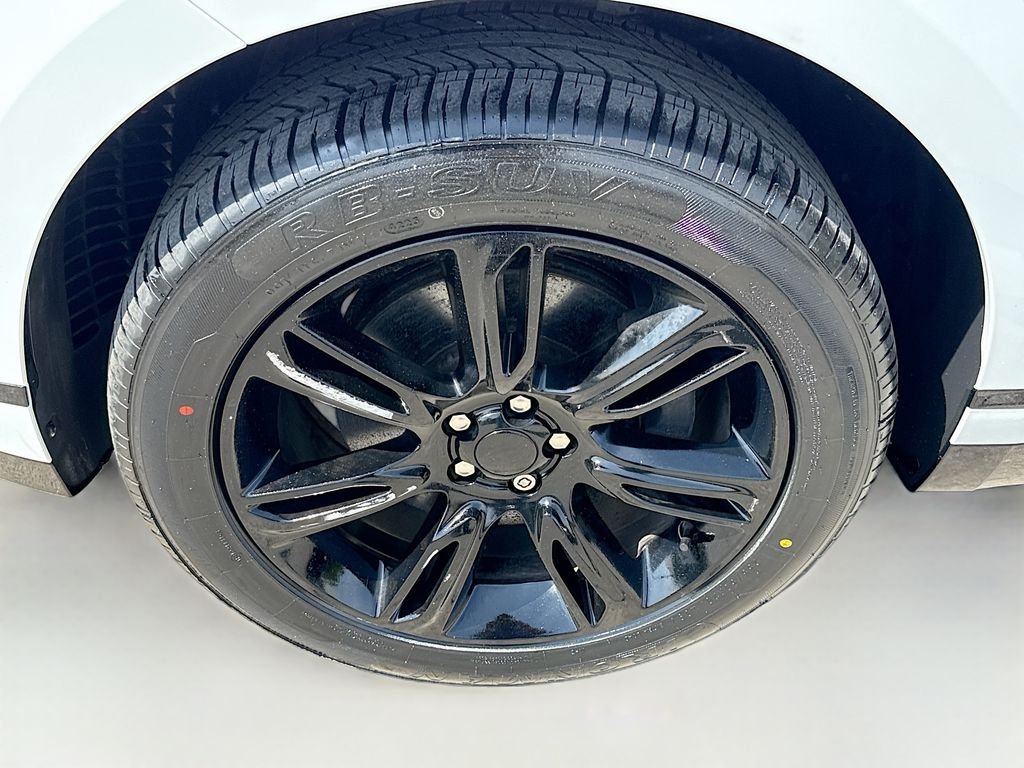 Used 2022 Fuji White Land Rover R-Dynamic S image 33