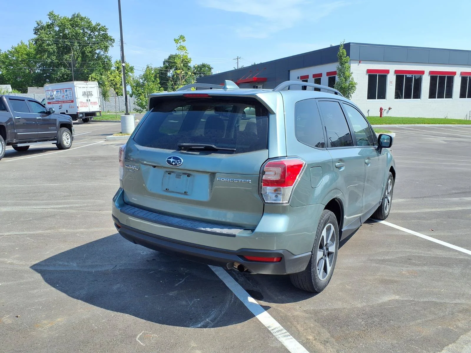 Used 2018 Jasmine Green Metallic Subaru Premium image 4