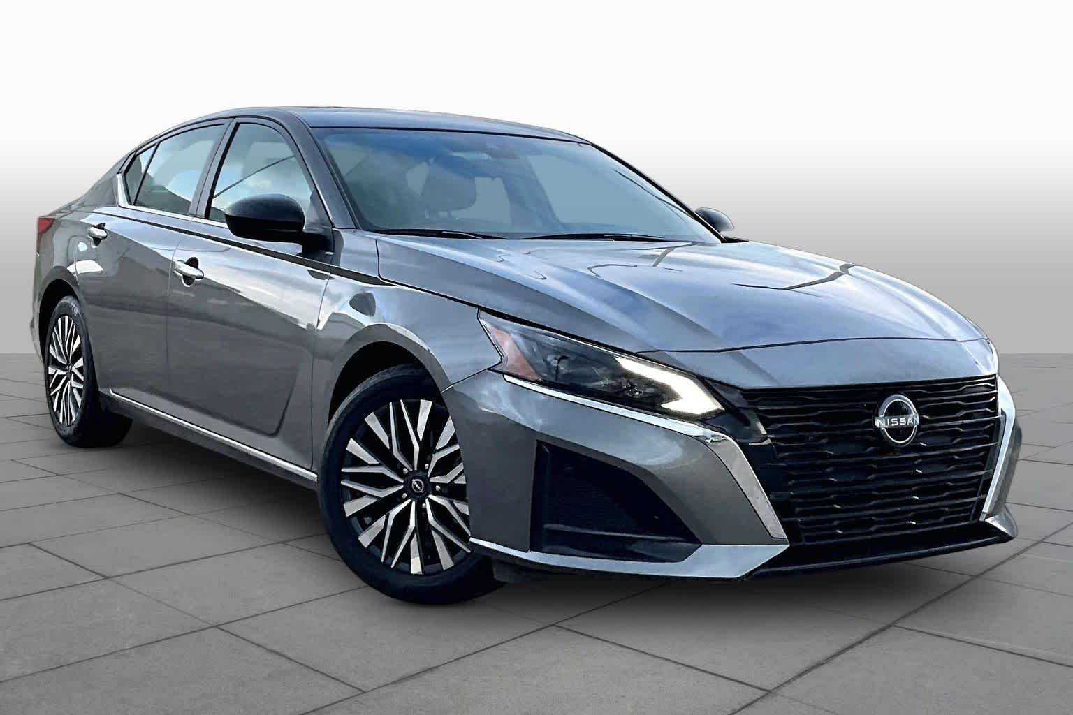 Certified Pre-Owned 2025 Nissan Altima SV
