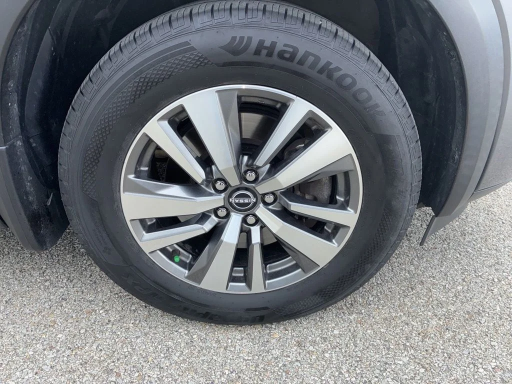 Used 2022 Gray Nissan SL image 19