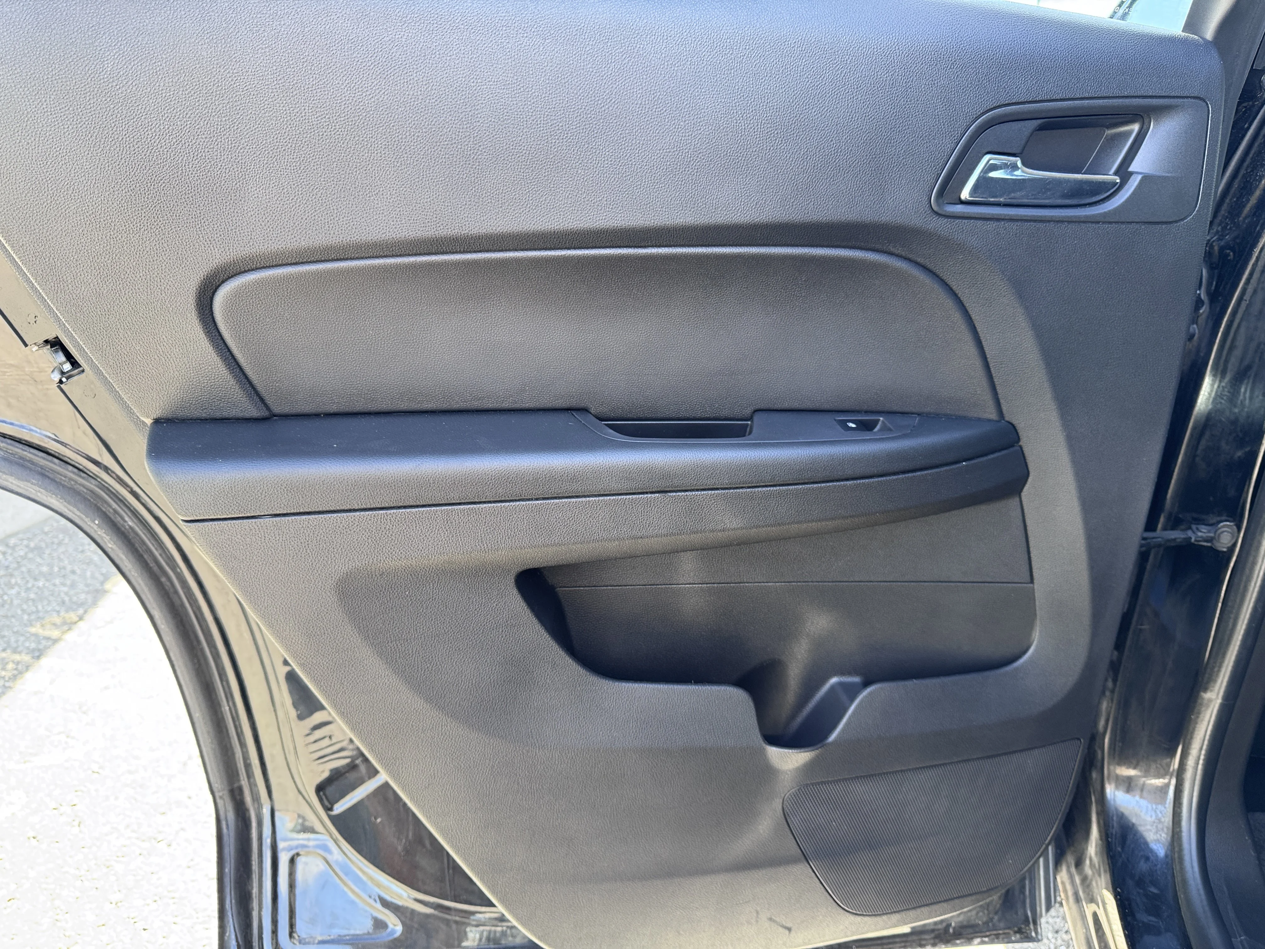 Used 2013 Onyx Black GMC SLE image 35