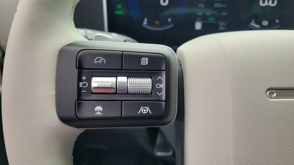 New 2026 White Hyundai SE image 21