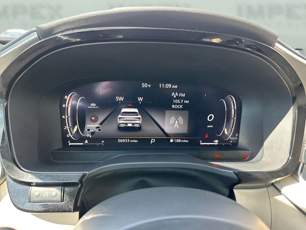 Used 2023 Gray INFINITI LUXE image 21