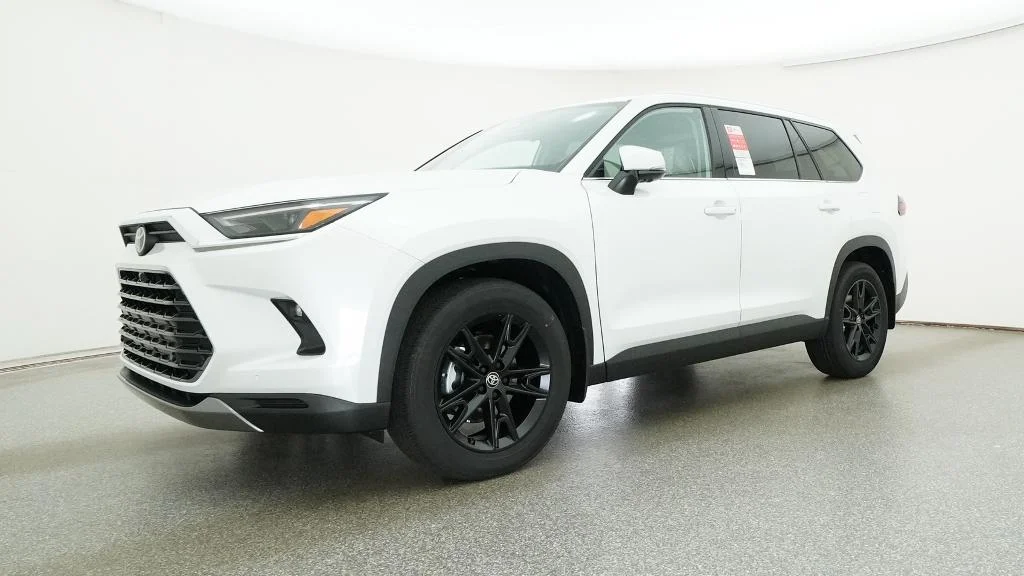 New 2026 Wind Chill Pearl Toyota Platinum image 6