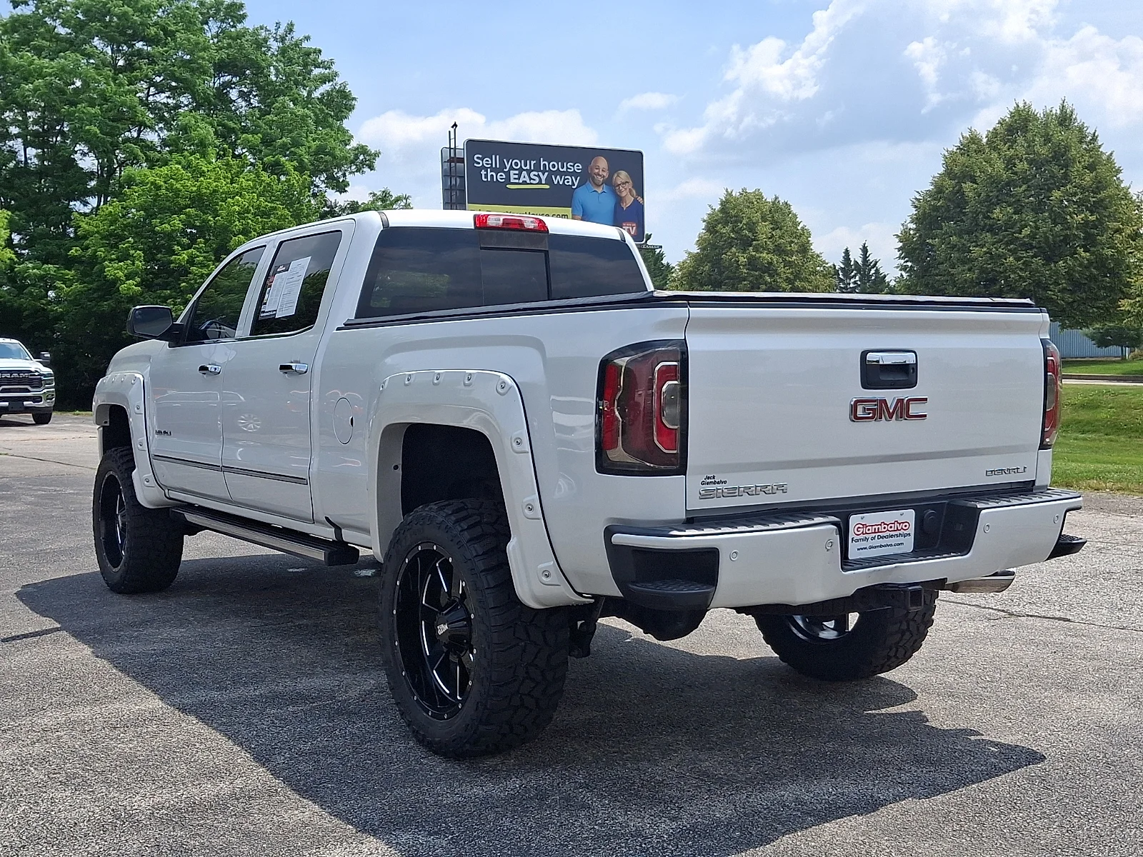 Used 2017 White GMC Denali image 9