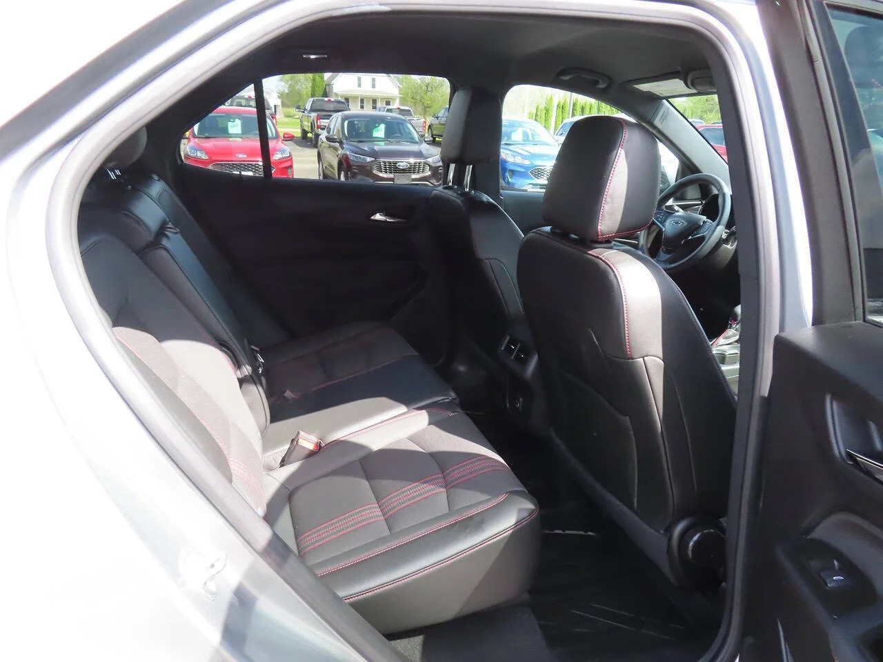 Used 2024 Sterling Gray Metallic Chevrolet RS 4x4 4dr SUV image 9